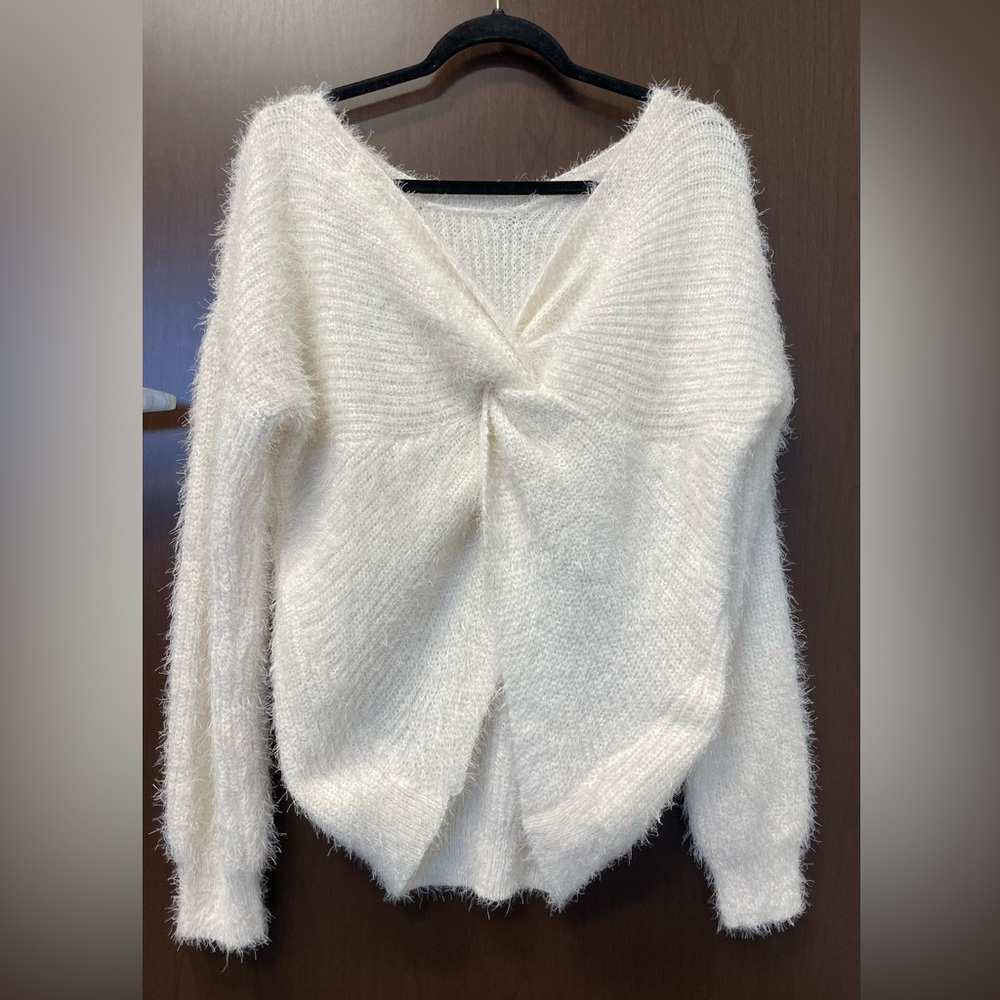 Hippie Rose Twist Back Tie Sweater White Fuzzy Women’s Size Large BNWT